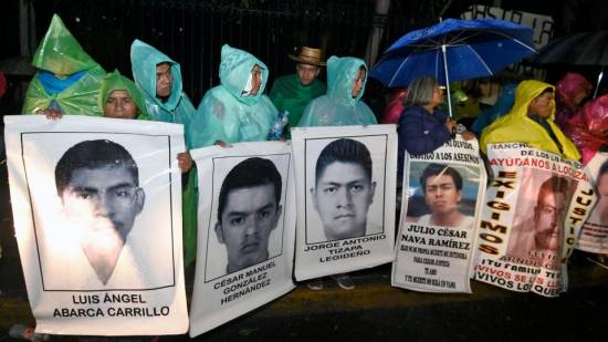 Mexico arrests ex-top prosecutor over disappearance of 43 students