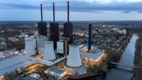 Germany moves to lower gas consumption, urges to cap heat in offices