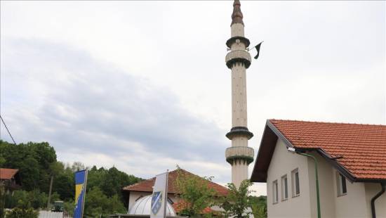 Jasikovac Mosque in Bosnia exhibits demolished minaret as remnant of war