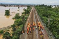 Floods in southern China force thousands to evacuate