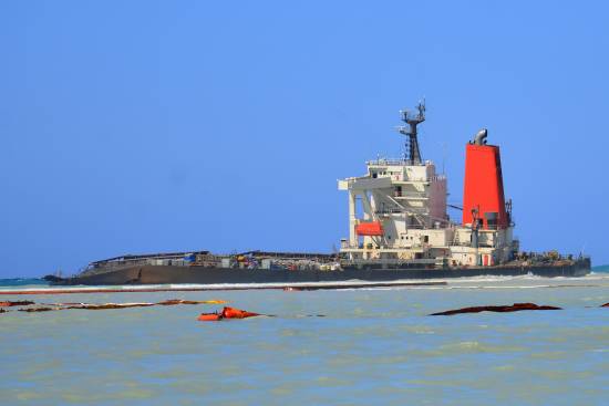 Tug responding to Mauritius oil spill sinks; 3 sailors dead