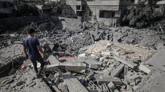 “Israeli” attacks leave 10,000 civilians displaced in Gaza