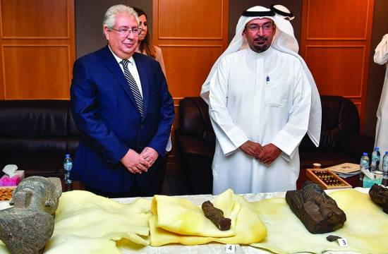 Kuwait returns five Pharaonic relics to Egypt