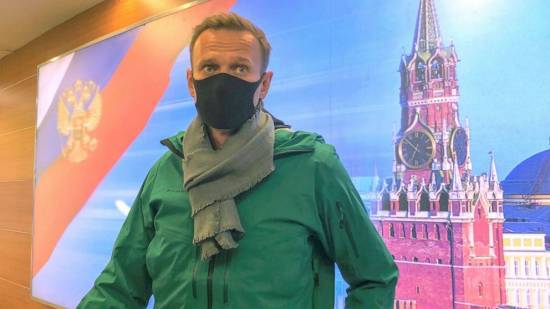 Putin critic Navalny arrested upon return to Russia after 5-month recovery