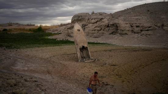 Western US, Mexico hit with water cuts as drought bites