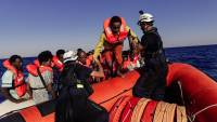 Hundreds of migrants, asylum seekers rescued off Italian coast