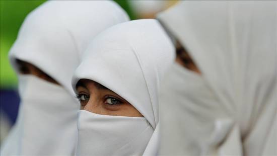 Sri Lanka seeks &#039;consensus&#039; on burqa ban amid criticism